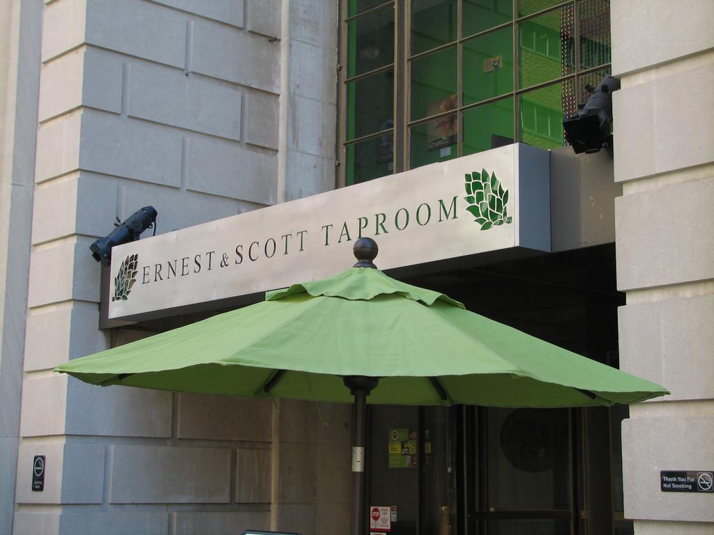 Luxiasuites Rodney Square Уилмингтон Экстерьер фото